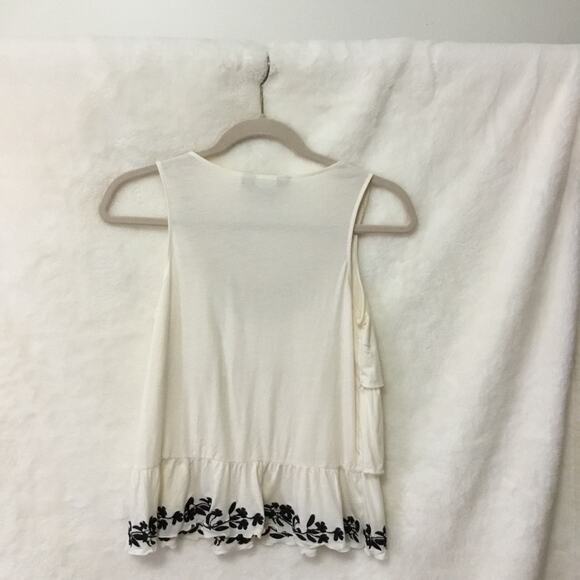 Ric Rac Ivory Ruffle Sleeveless Top - Picture 2 of 6